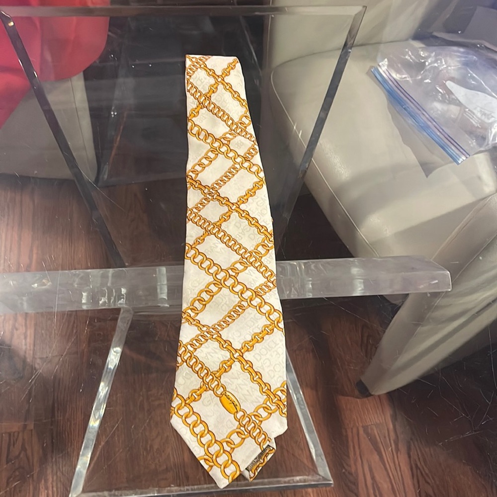 Dolce & Gabanna gold chain design gold and cream tie nwot